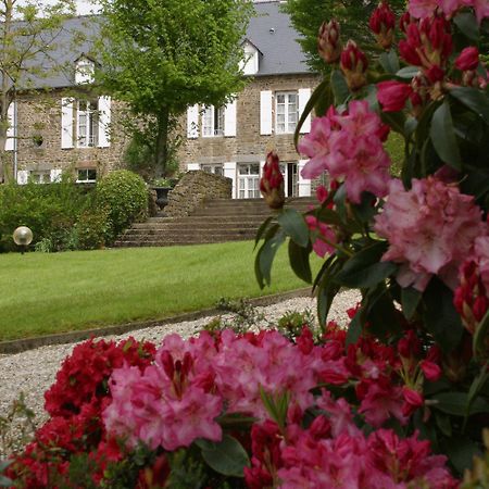 Logis Hotel Du Chateau Combourg Restoran gambar
