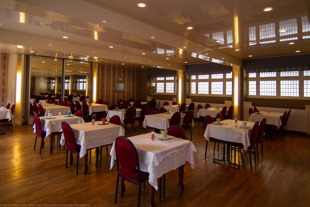 Logis Hotel Du Chateau Combourg Luaran gambar