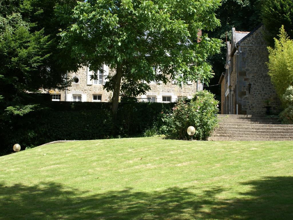Logis Hotel Du Chateau Combourg Luaran gambar